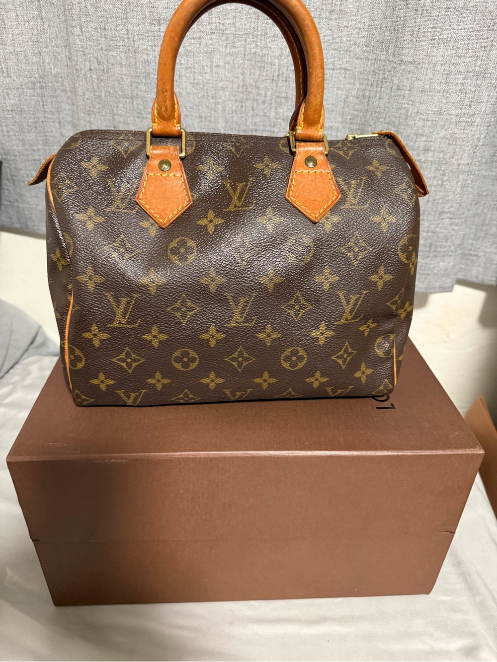 Louis Vuitton Monogram Speedy 25 with dust bag,box,certificate of authenticity